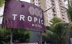 Motel Tropical